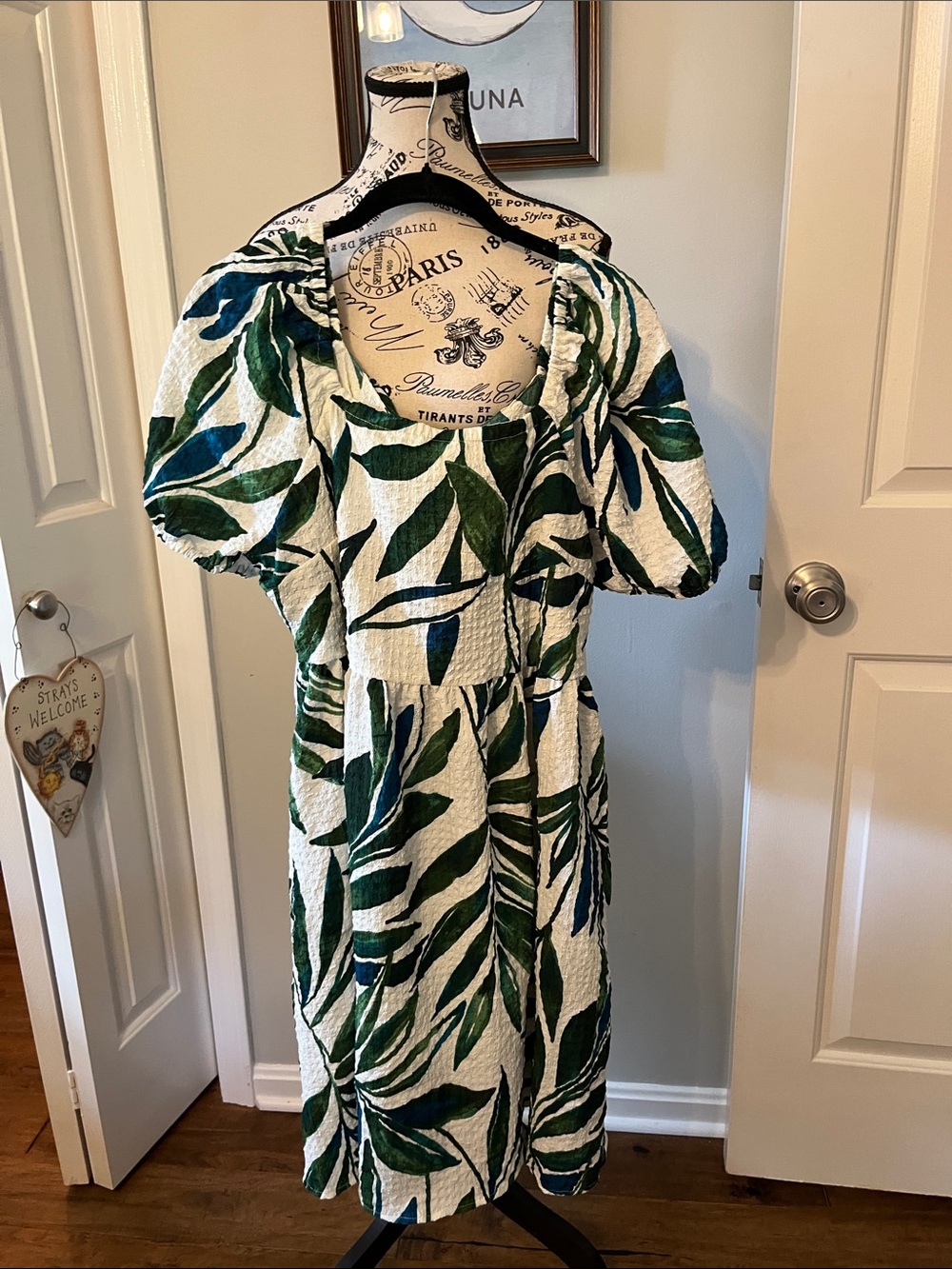 Time and Tru Green and Navy Leaf Print Puff Sleeve Midi Dress